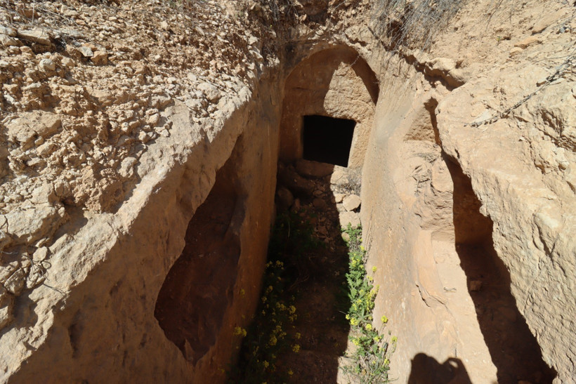 Şanlıurfa'da kaya mezar bulundu - Resim : 2