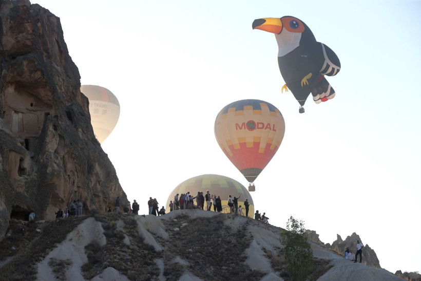 Kapadokya'da figürlü balonlar enfes görüntüler oluşturdu - Resim: 1