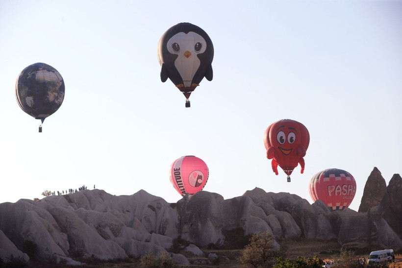 Kapadokya'da figürlü balonlar enfes görüntüler oluşturdu - Resim: 2