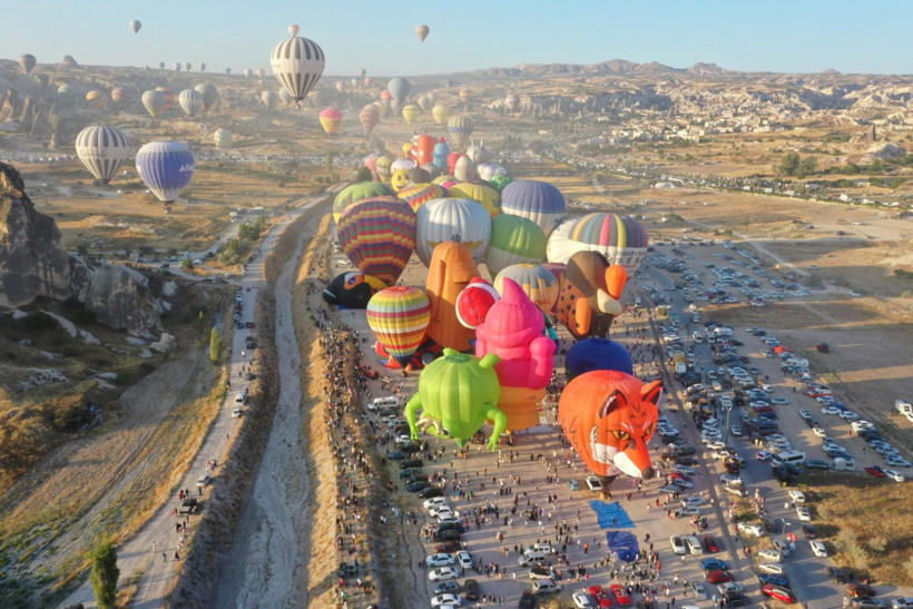 Kapadokya'da figürlü balonlar enfes görüntüler oluşturdu - Resim: 5
