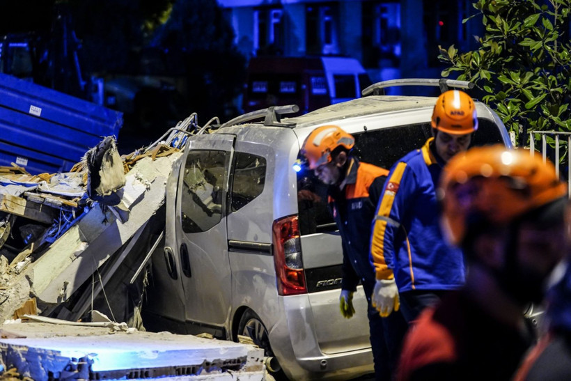 Balıkesir Sındırgı depreminden can yakan kareler - Resim: 3
