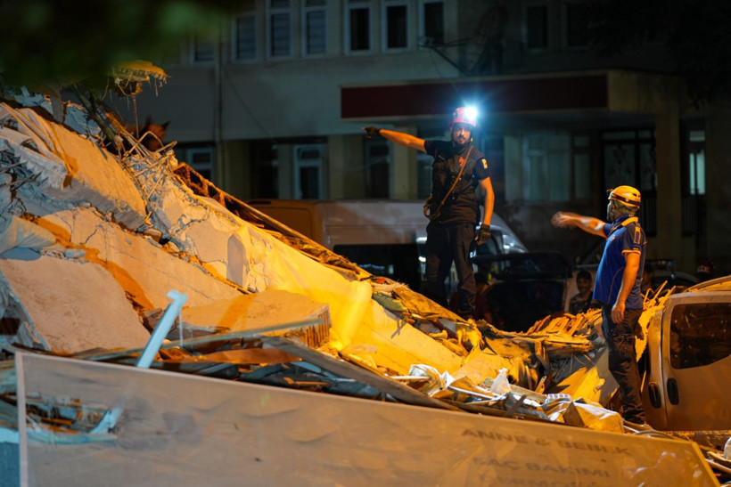 Balıkesir Sındırgı depreminden can yakan kareler - Resim: 10