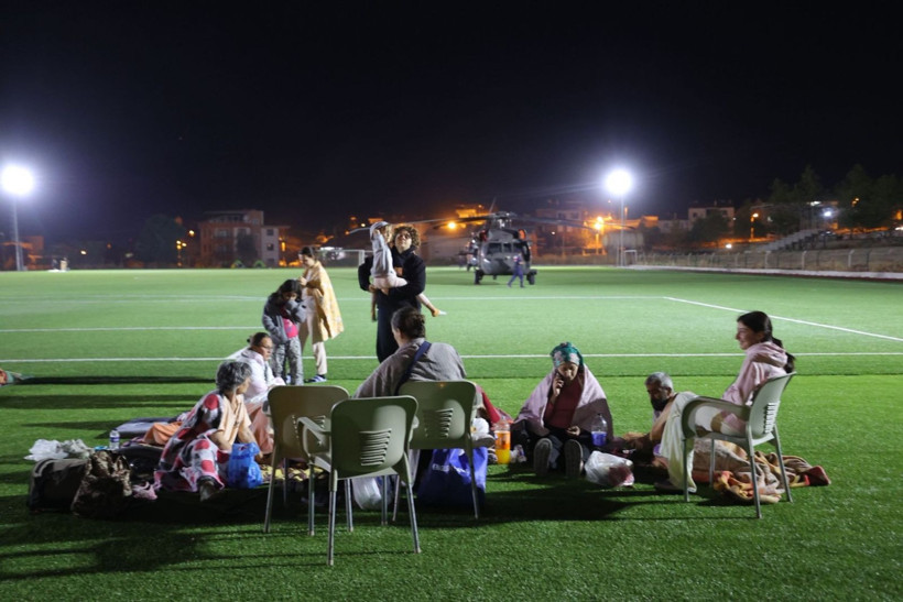 Balıkesir Sındırgı depreminden can yakan kareler - Resim: 11