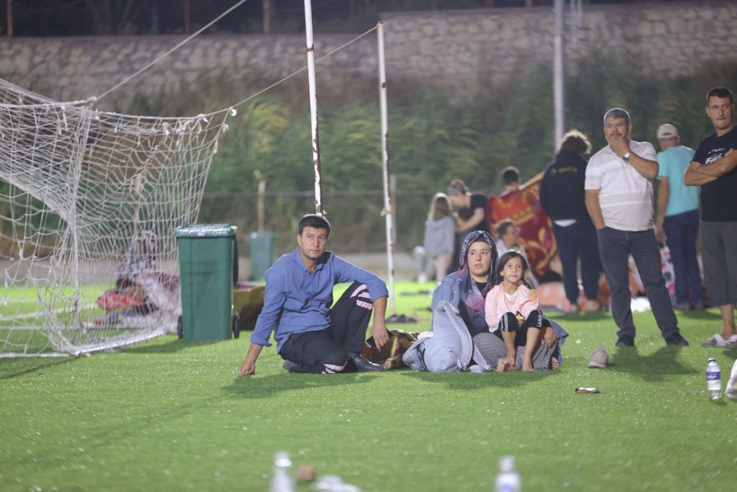 Balıkesir Sındırgı depreminden can yakan kareler - Resim: 14