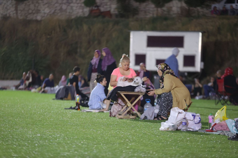 Balıkesir Sındırgı depreminden can yakan kareler - Resim: 15