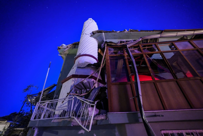 Balıkesir Sındırgı depreminden can yakan kareler - Resim: 20