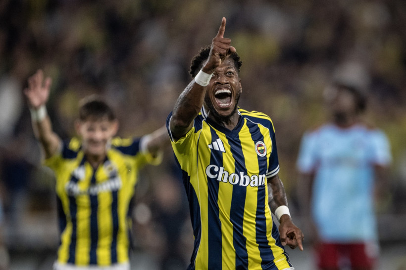 Kadıköy'de 5 gollü Fener şov: Şampiyonlar Ligi'ne bir adım kaldı - Resim : 1