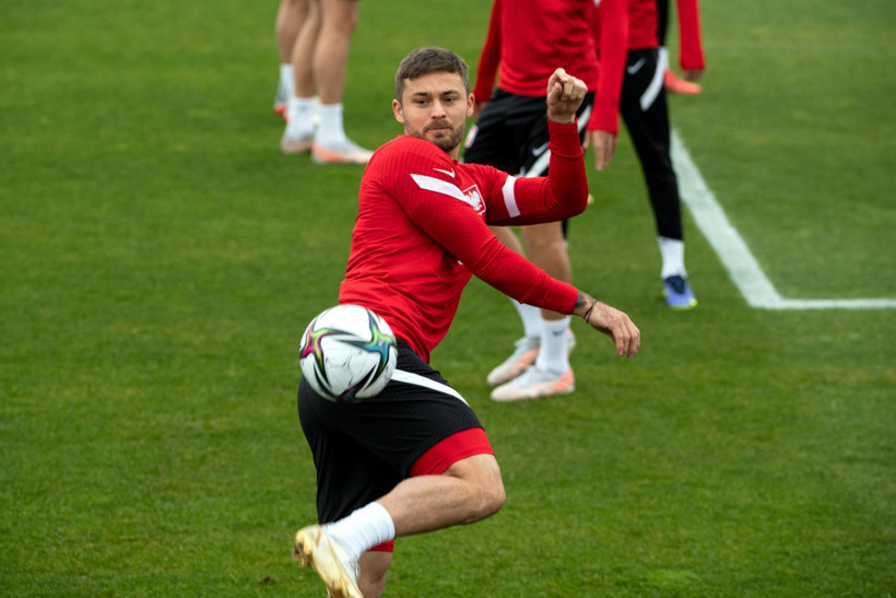 Kocaelispor’da çifte transfer: 10'a Karol Linetty, kanada Can Keleş geliyor! - Resim : 1