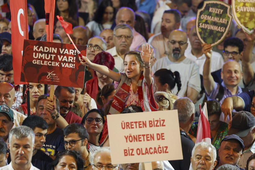 Özgür Özel saat vererek duyurdu: 'AK Parti kuruluş yıl dönümü hediyen geliyor' - Resim : 3