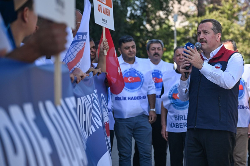 Memurlar hükümetin düşük zam teklifine karşı eylemde - Resim: 2