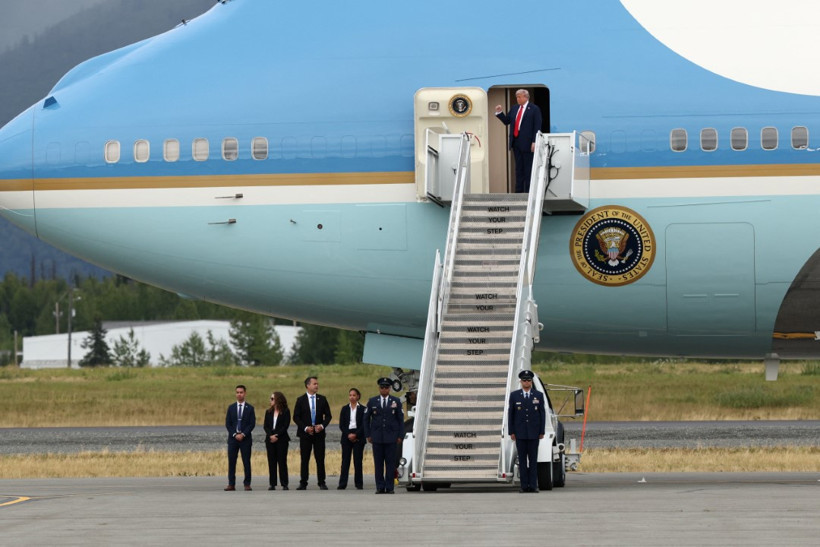 Trump ve Putin'in uçakları Alaska'ya indi: Barış çıkmazsa mutsuz olurum - Resim : 14