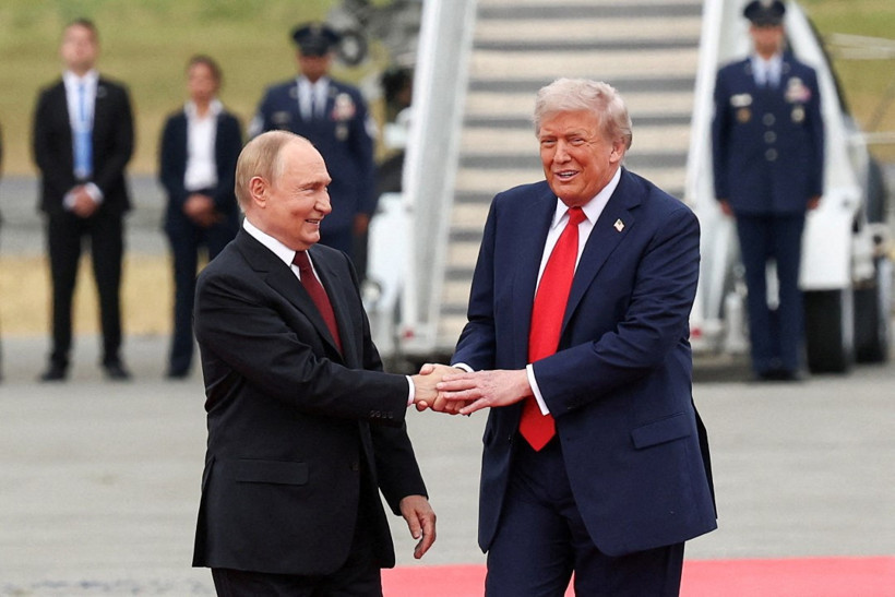 Trump ve Putin'in uçakları Alaska'ya indi: Barış çıkmazsa mutsuz olurum - Resim : 9