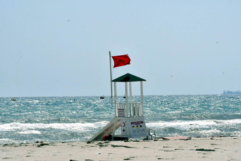 Tekirdağ’da fırtına alarmı: Denize girmek yasaklandı, uçuşlar iptal edildi - Resim : 3