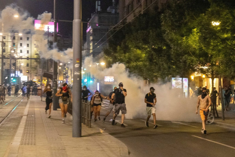 Sırbistan savaş alanına döndü - Resim: 7