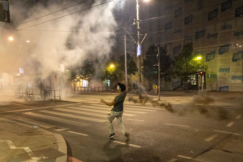 Sırbistan savaş alanına döndü - Resim: 8