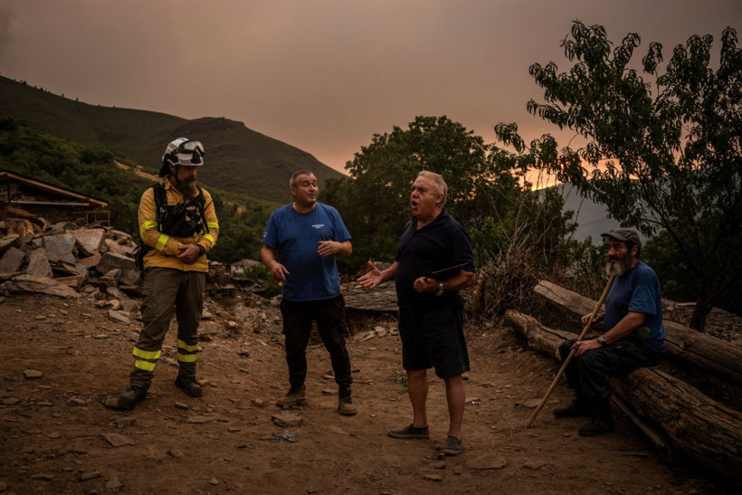 İspanya cehenneme döndü: Askerler sahada - Resim: 8
