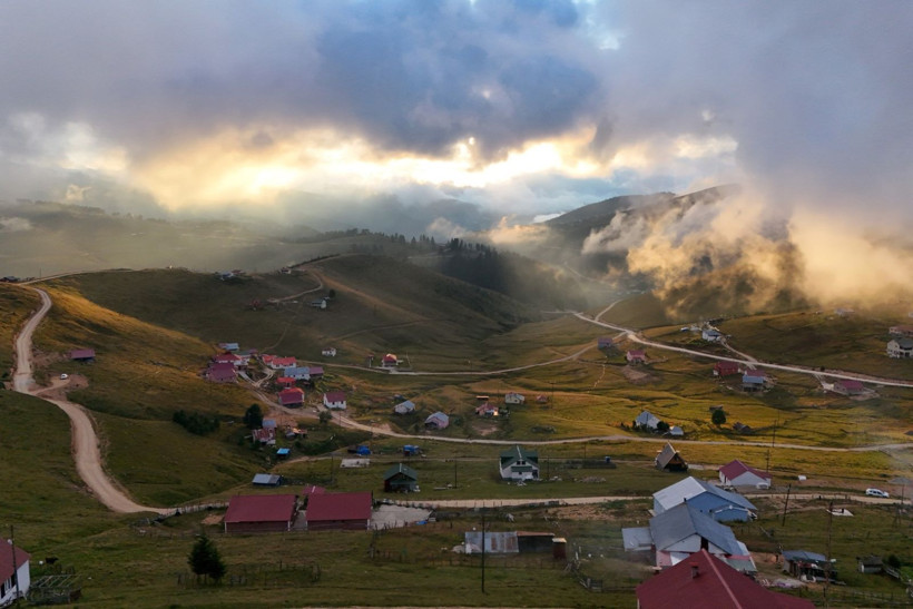 Gümüşhane’de gören mest oldu: Adeta bir sis denizi - Resim: 14