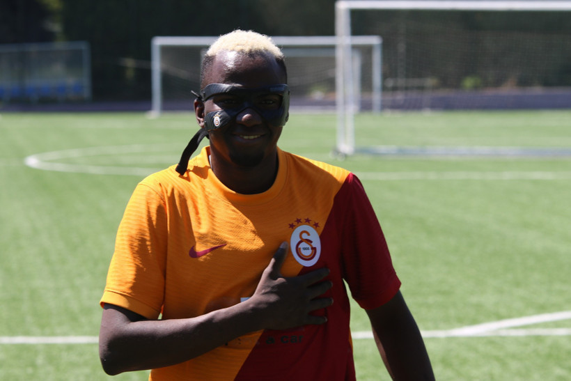 Osimhen'e benzerliği şoke etti: Eskişehirli Victor! - Resim : 1