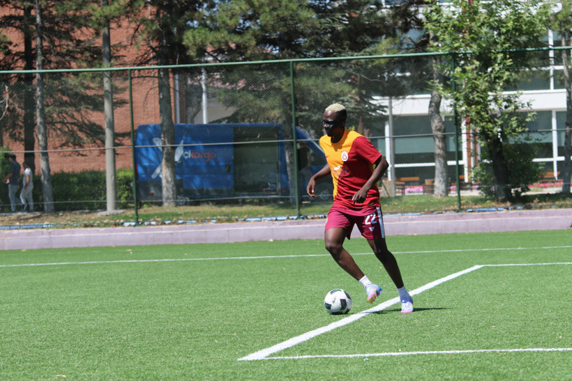 Osimhen'e benzerliği şoke etti: Eskişehirli Victor! - Resim : 2