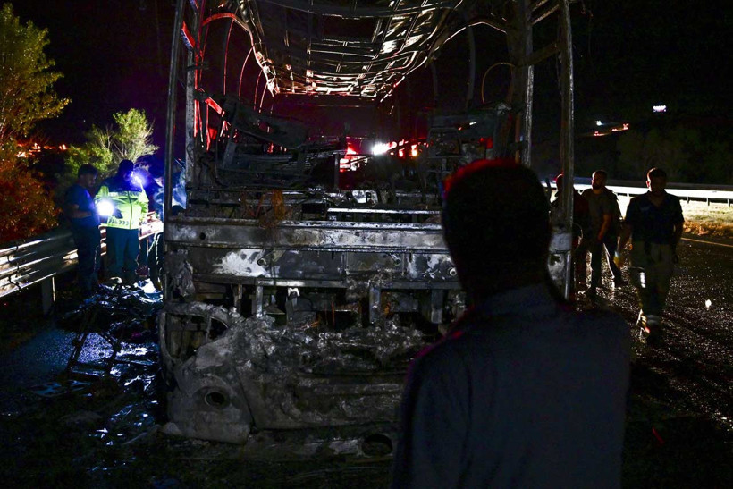 Ankara'da seyir halindeki yolcu otobüsü yandı - Resim : 2