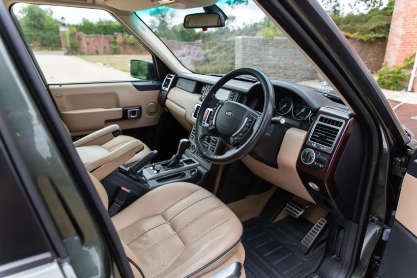 Kraliçeden 'temiz Range Rover': Rekor fiyata satıldı - Resim: 2