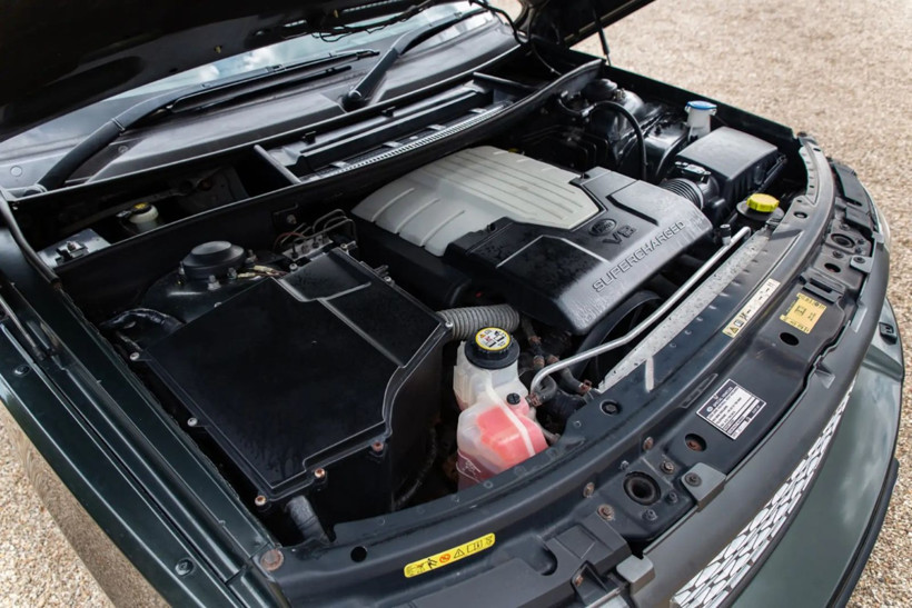 Kraliçeden 'temiz Range Rover': Rekor fiyata satıldı - Resim: 3