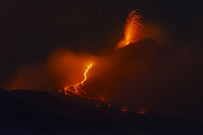 18 gündür patlıyor... Kartpostallık görüntüler - Resim: 1