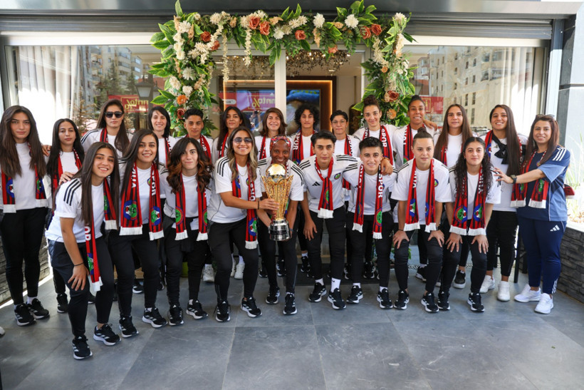 Şort giymeleri bile yasaktı... Yüksekovalı kadınlar Şampiyonlar Ligi yolunda - Resim : 3