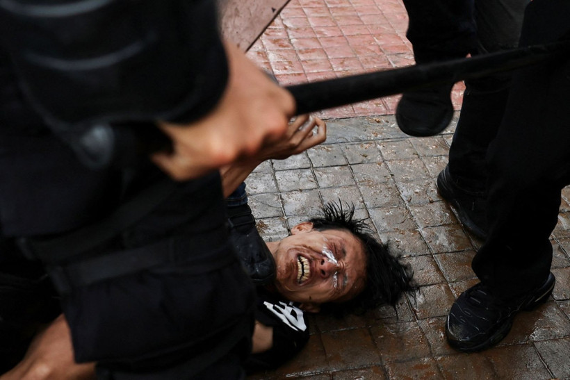 Bir moto kurye ölümü, 600 gözaltı: Jakarta savaş alanına döndü - Resim: 7