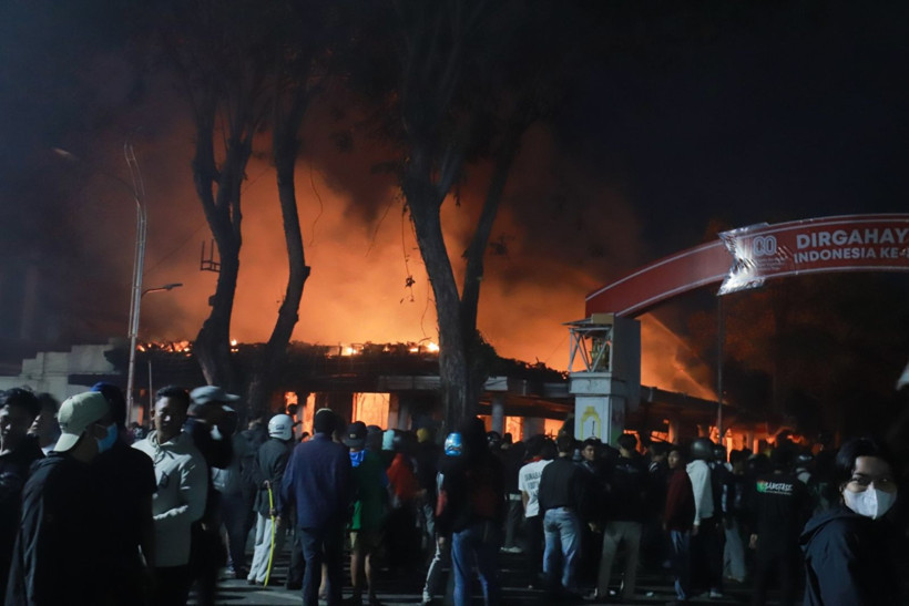 Vekile kıyak ateşi: Ülke alev alev - Resim: 1