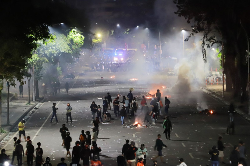 Vekile kıyak ateşi: Ülke alev alev - Resim: 5