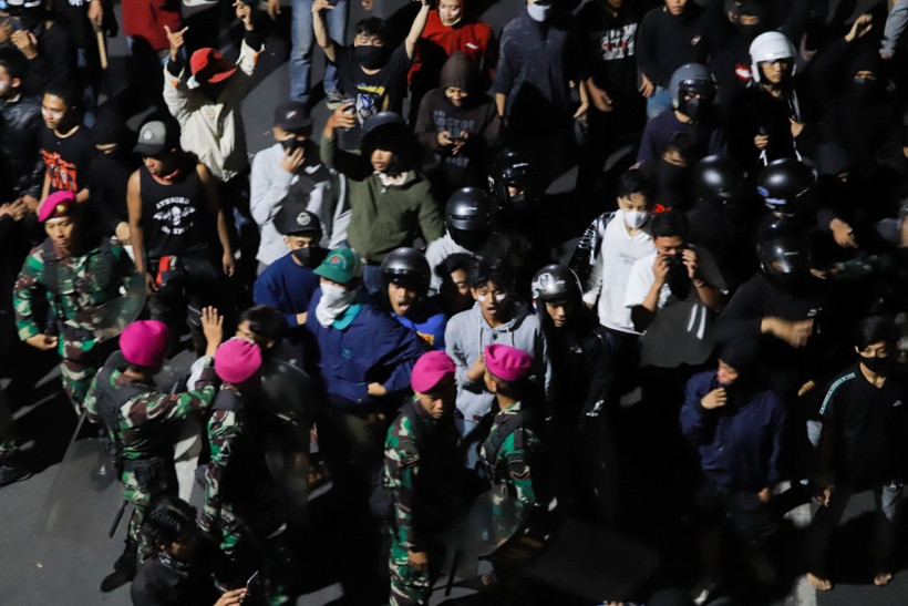 Vekile kıyak ateşi: Ülke alev alev - Resim: 7