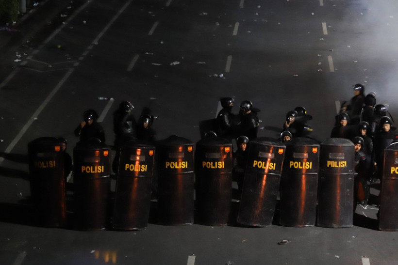 Vekile kıyak ateşi: Ülke alev alev - Resim: 8