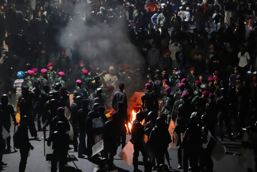 Vekile kıyak ateşi: Ülke alev alev - Resim: 10