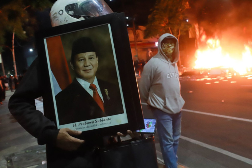 Vekile kıyak ateşi: Ülke alev alev - Resim: 12