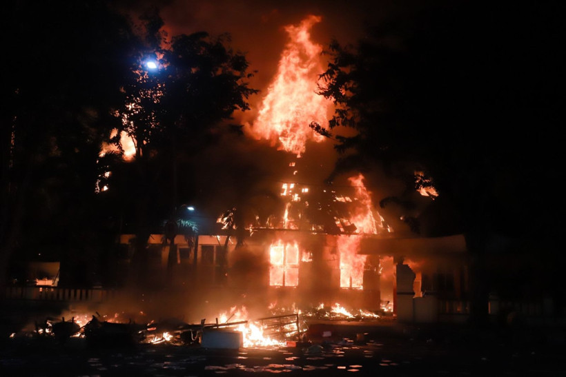 Vekile kıyak ateşi: Ülke alev alev - Resim: 19