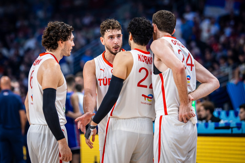 Türkiye, EuroBasket 2025’te çeyrek final için parkede - Resim : 1