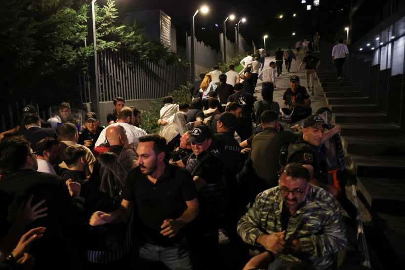 Fotoğraflarla CHP'ye abluka - Resim: 10