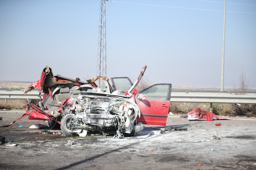 Niğde'de feci kaza: Ölü ve yaralılar var - Resim : 1