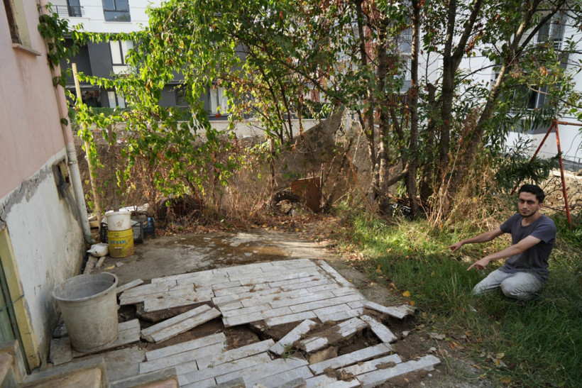 Temel kazısında bitişikteki binada çatlaklar oluştu, taraflar davalık oldu - Resim : 1