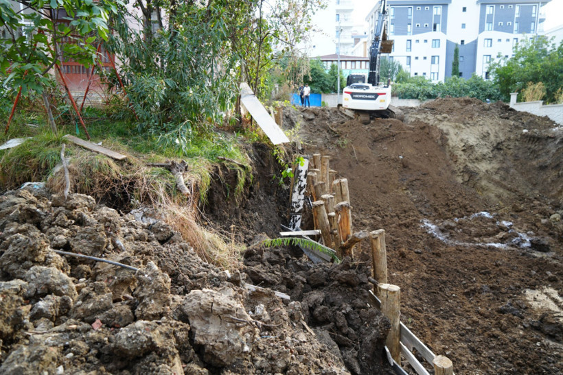 Temel kazısında bitişikteki binada çatlaklar oluştu, taraflar davalık oldu - Resim : 2