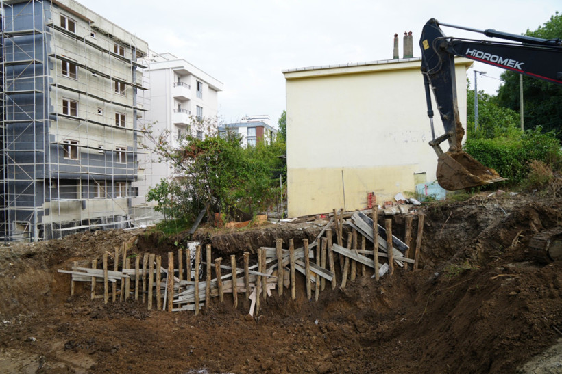 Temel kazısında bitişikteki binada çatlaklar oluştu, taraflar davalık oldu - Resim : 3