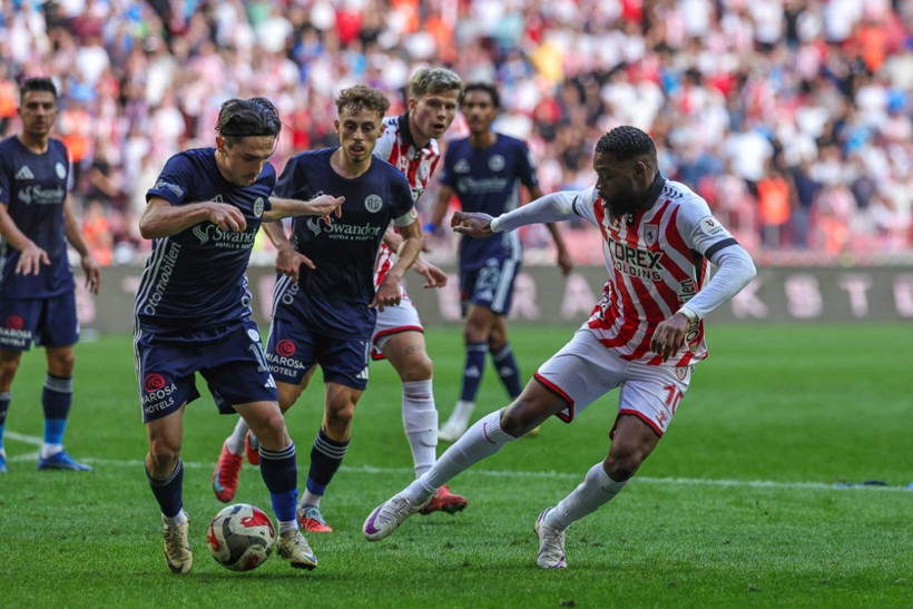 Emre Belözoğlu, 'Reis'i Samsun'da avladı - Resim : 1