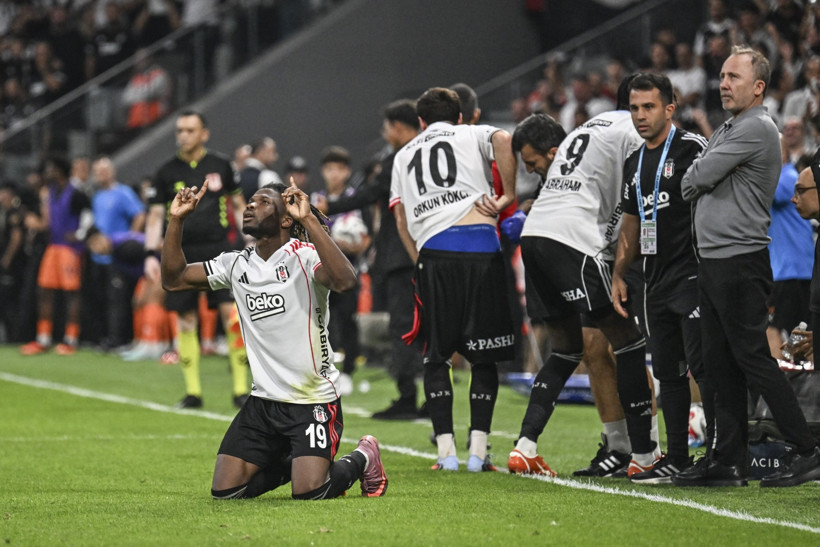 Sergen Yalçın'ın prensi sahnede: Başakşehir'i Cengiz Ünder yıktı - Resim : 1