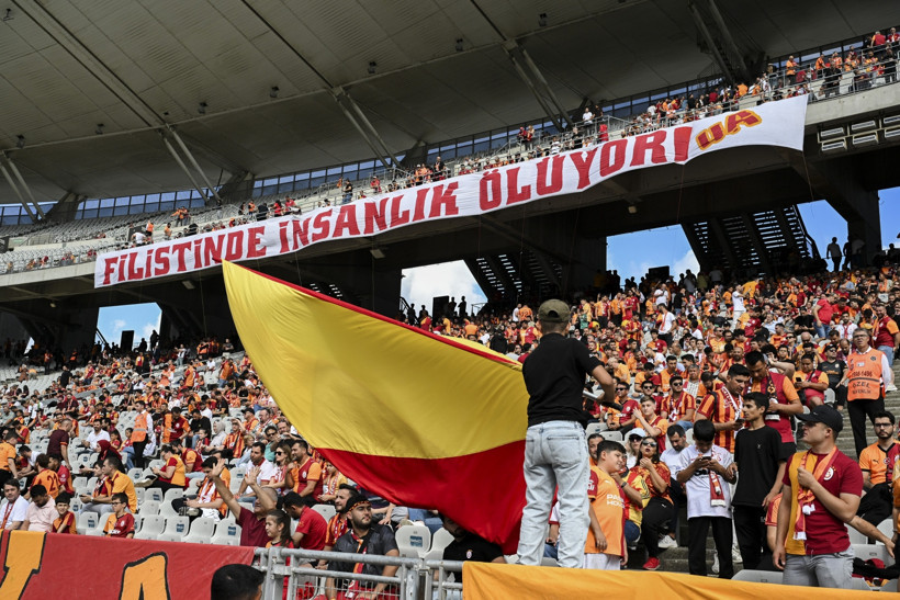 Uğurcan Çakır ve Günay Güvenç’e büyük destek - Resim : 1