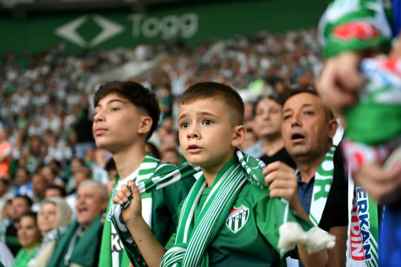 Bursaspor maçı onlara bayram oldu: İlk maç, ilk galibiyet, ilk tezahürat - Resim: 4
