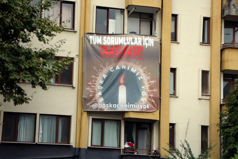 Dava öncesi çarşafları sarkıttılar - Resim : 2