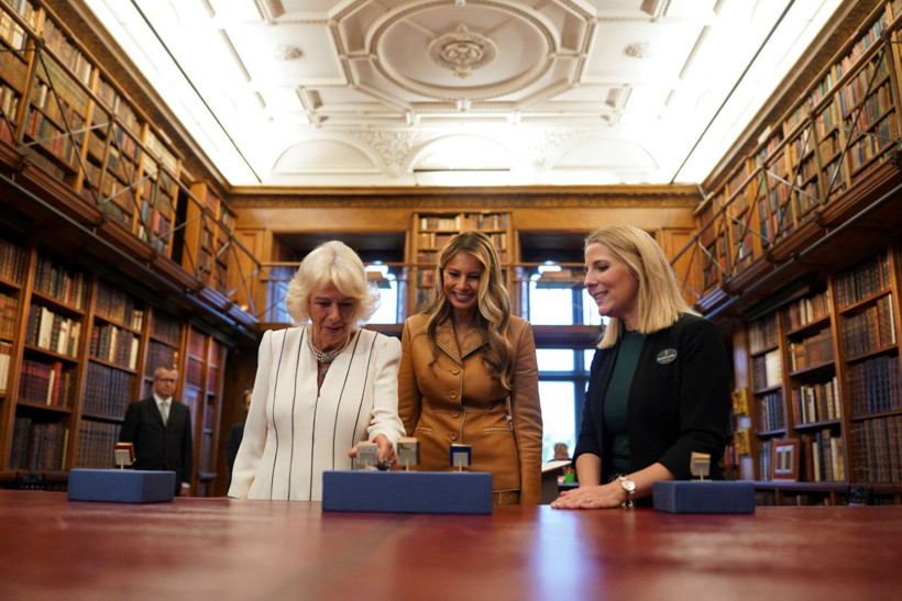 Dünyanın izlediği buluşmada ilginç anlar: Kraliçeden üvey gelinine 'Çekil' işareti - Resim: 11