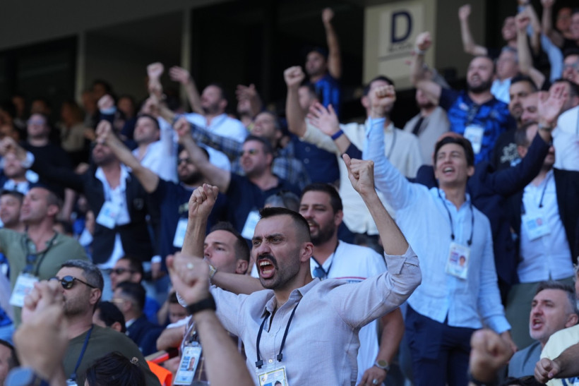 Fenerbahçe kongresinde Hakan Bilal Kutlualp'e büyük ilgi - Resim : 2