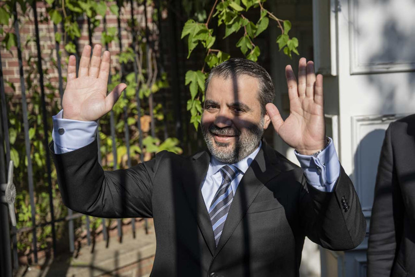 Suriye bayrağı Washington'da göndere çekildi - Resim : 2